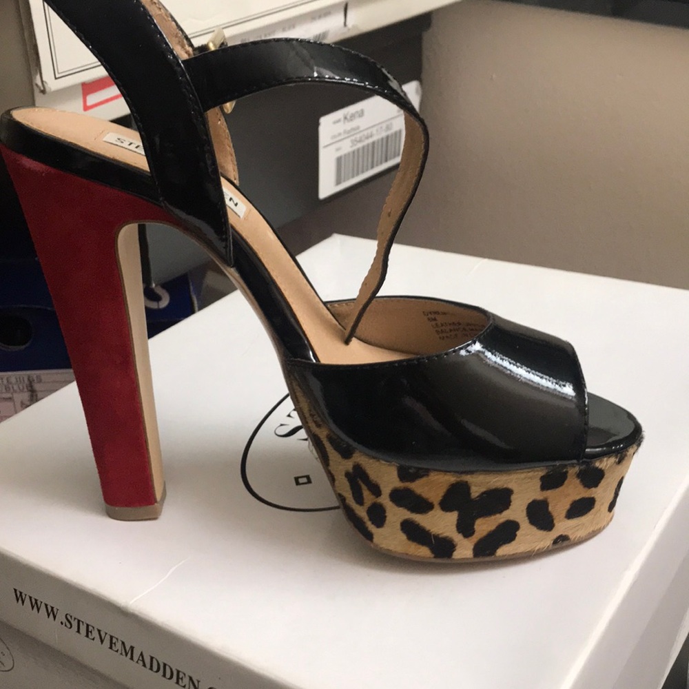 Women’s Steve Madden heel
